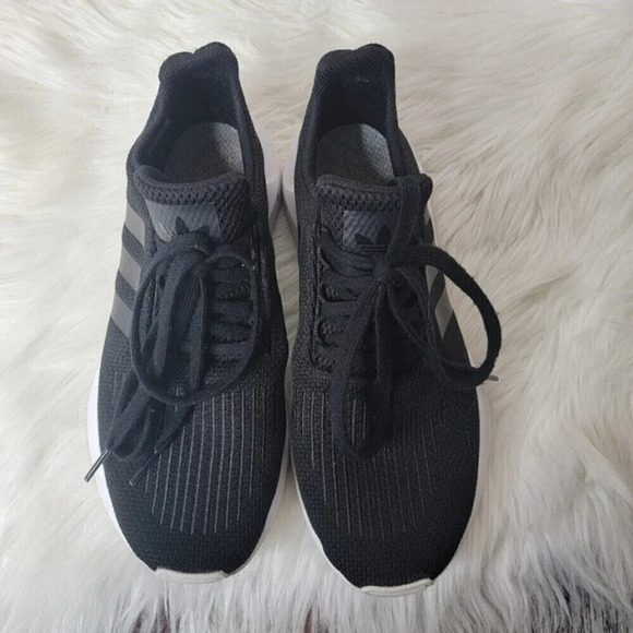 Adidas Swift Run Rf Core Black And Grey Shoes Men's sz 8 Sporty Gym - Picture 1 of 10